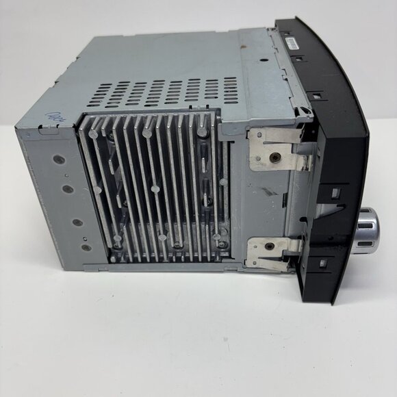 04-10 Volkswagen Touareg Audio Equipment Radio Receiver AM-FM-SAT-CD Q - Picture 8 of 15